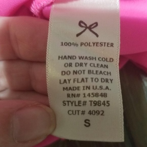 Everly Small Chiffon Key Hole Front Tank Top Blous - Picture 5 of 5